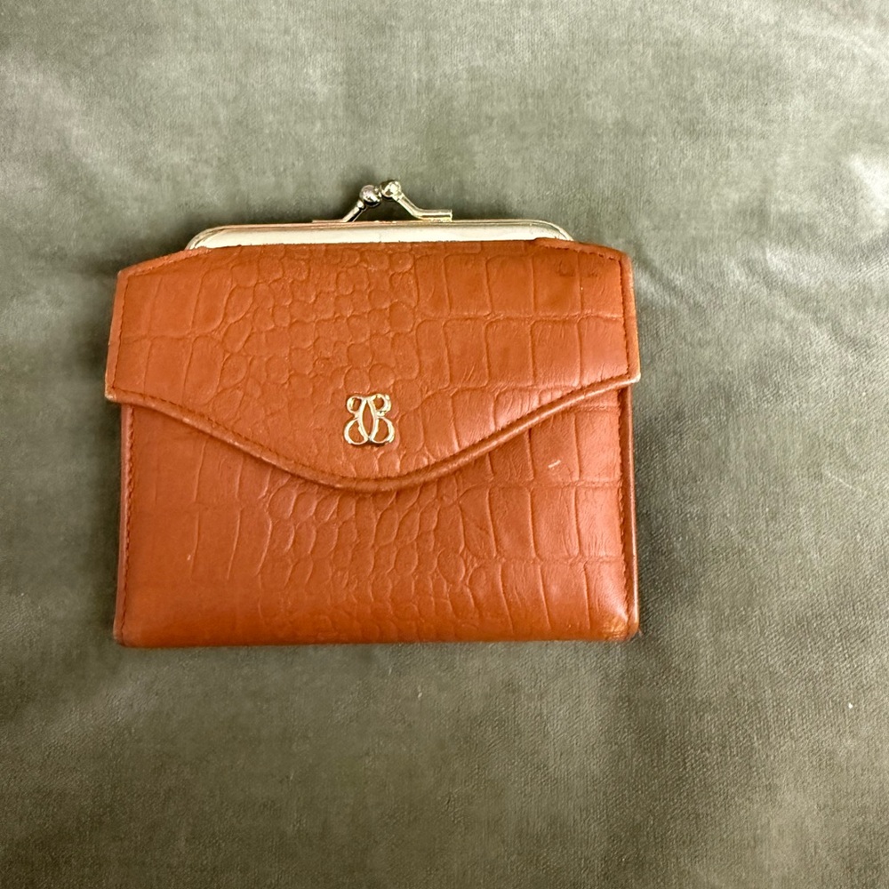 Buxton Tan Bifold Cowhide Leather Wallet